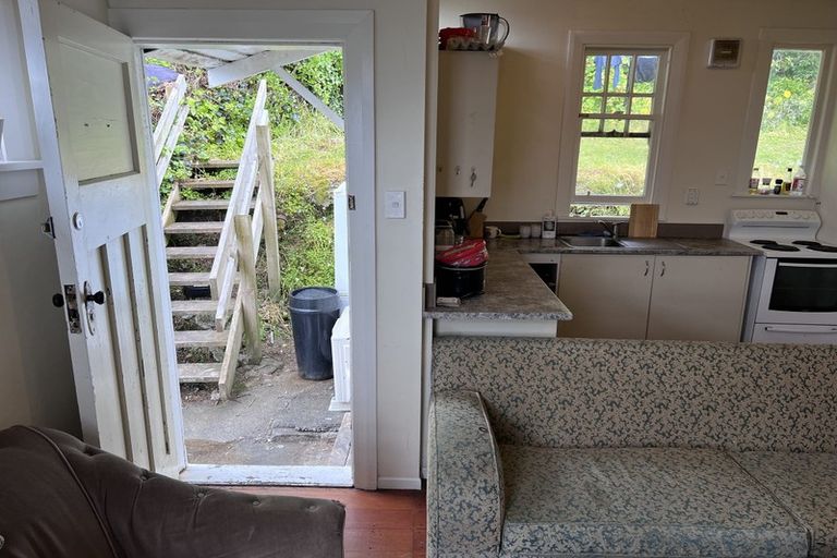 Photo of property in 76a Kelburn Parade, Kelburn, Wellington, 6012