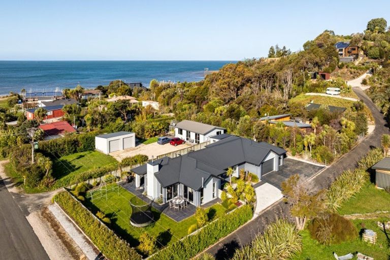 Photo of property in 56 Parapara Beach Road, Parapara, Takaka, 7182