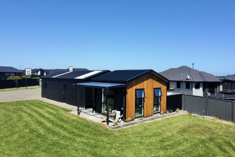 Photo of property in 9 Court Of Ascot, Seaward Bush, Invercargill, 9812