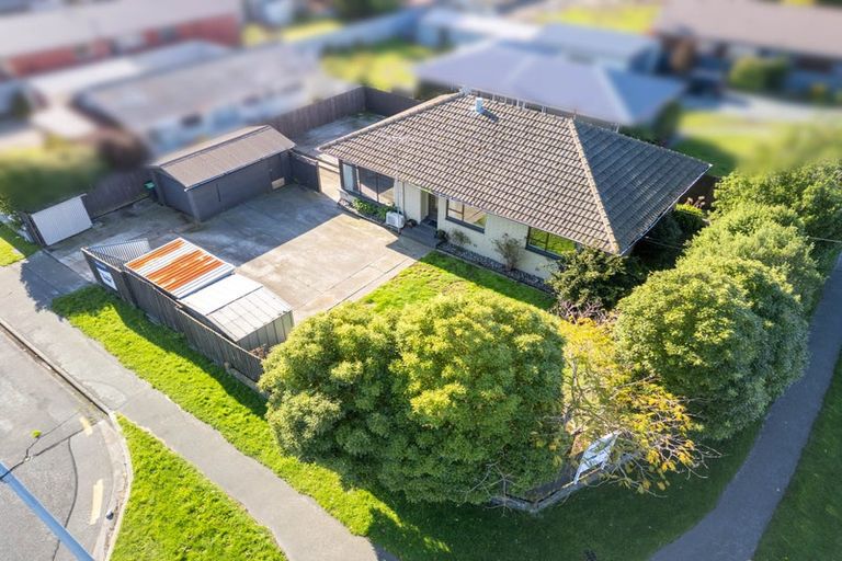 Photo of property in 2a Skerten Avenue, Hornby, Christchurch, 8042