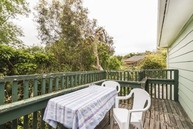Photo of property in 54a Lincoln Avenue, Tawa, Wellington, 5028