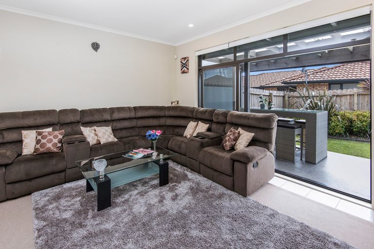 Photo of property in 12 Derg Place, East Tamaki, Auckland, 2013