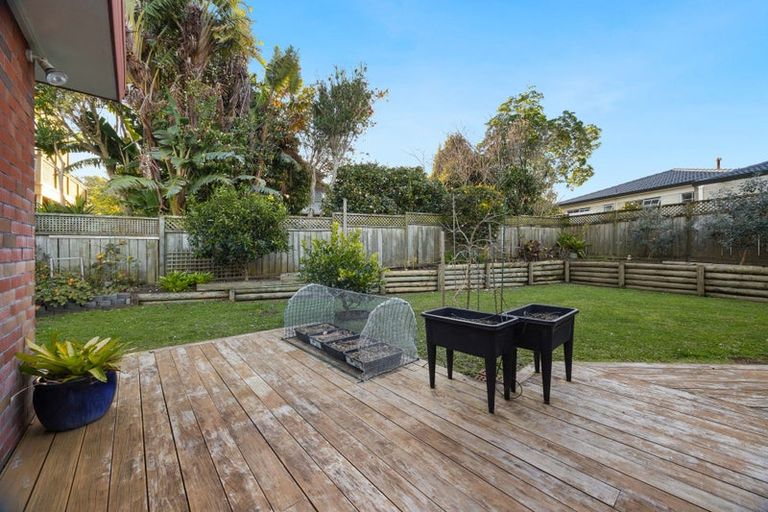 Photo of property in 3 Marlin Street, West Harbour, Auckland, 0618