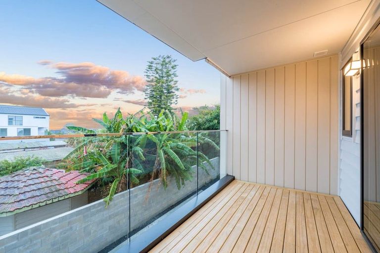 Photo of property in 4/11 Hereford Street, Te Atatu Peninsula, Auckland, 0610