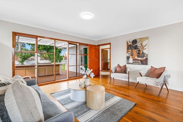 Photo of property in 207 Sturges Road, Henderson, Auckland, 0612
