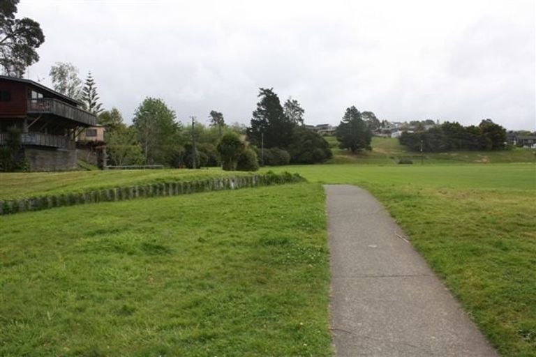 Photo of property in 2/25 Glencoe Road, Browns Bay, Auckland, 0630