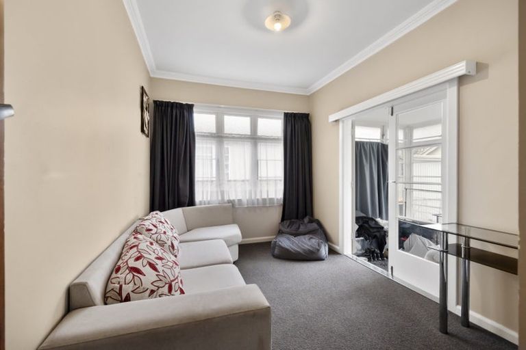 Photo of property in 19 Rangitira Avenue, Palmerston North, 4414