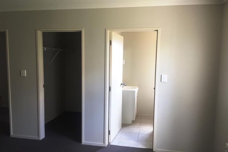 Photo of property in 70c Kayes Road, Pukekohe, 2120