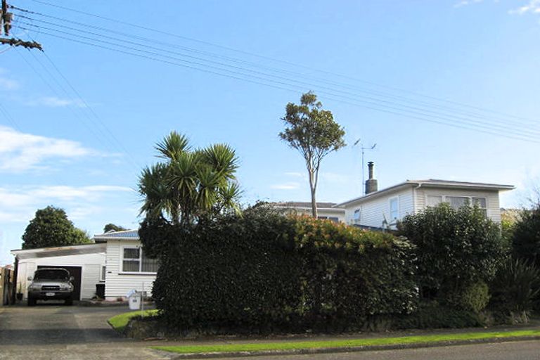 Photo of property in 24 Highbury Drive, Levin, 5510