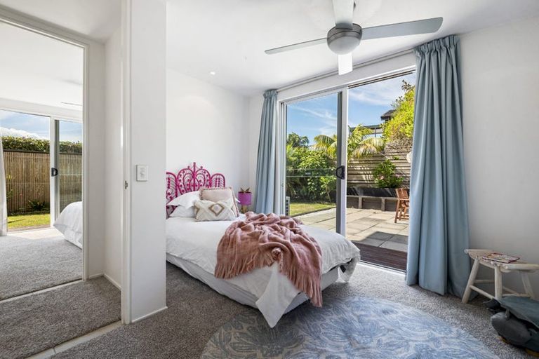 Photo of property in 1/598 Beach Road, Rothesay Bay, Auckland, 0630