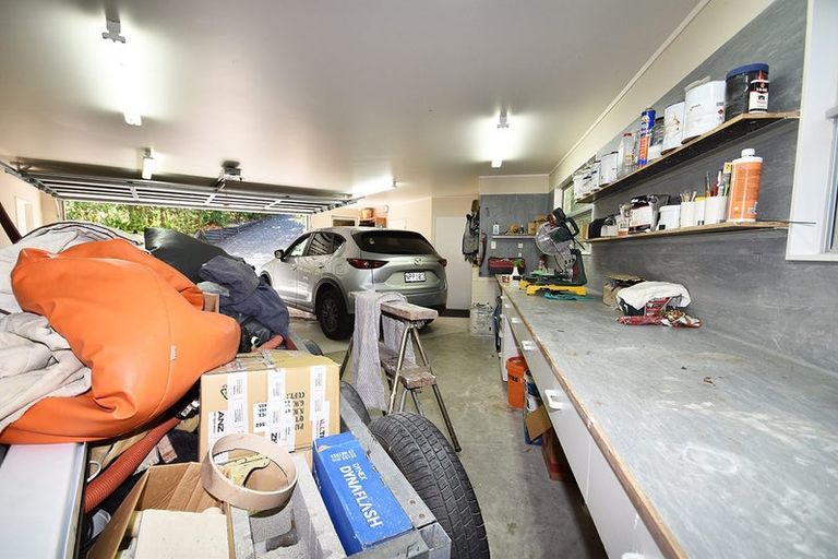 Photo of property in 9 Domain Crescent, Muriwai, Waimauku, 0881