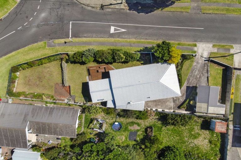 Photo of property in 2 Taupata Street, Castlecliff, Whanganui, 4501