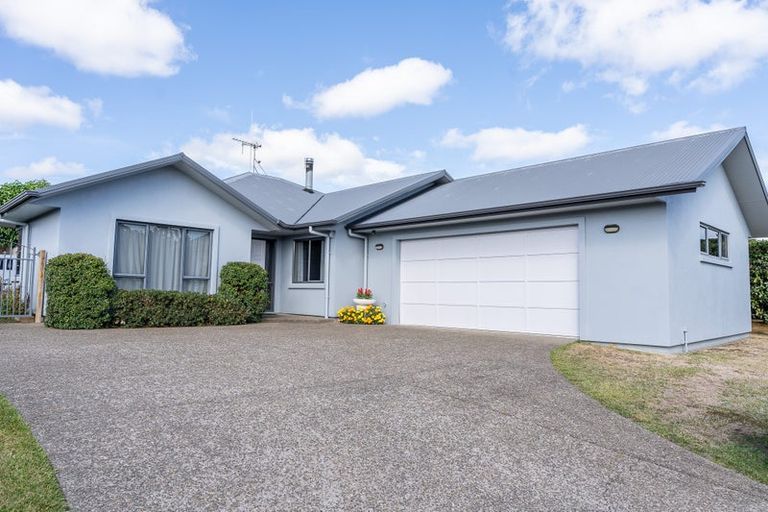 Photo of property in 43a Cairns Crescent, Rototuna, Hamilton, 3210