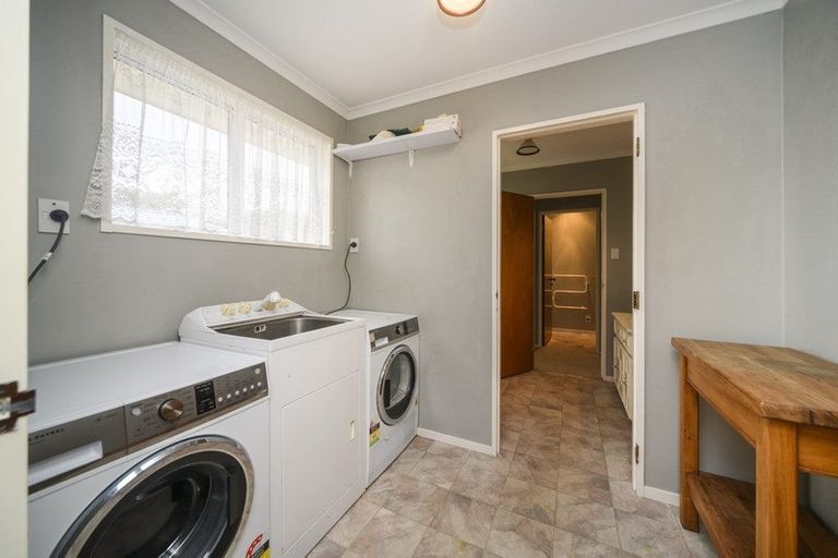 Photo of property in 23 Humphries Place, Awapuni, Palmerston North, 4412