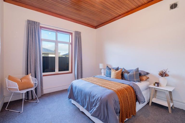 Photo of property in 24 Park Street, Winton, 9720