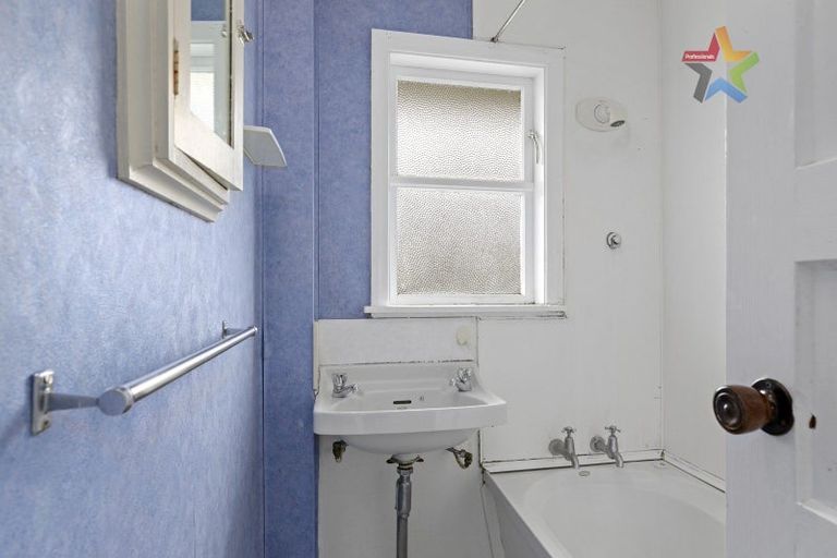 Photo of property in 10 Atiawa Crescent, Waiwhetu, Lower Hutt, 5010