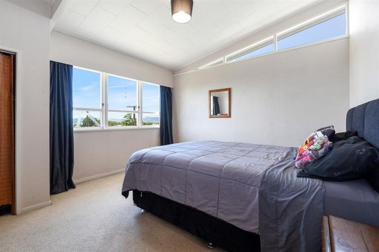 Photo of property in 6 Hawk Place, Selwyn Heights, Rotorua, 3015