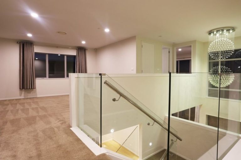 Photo of property in 18 Kingfisher Road, Silverdale, 0932