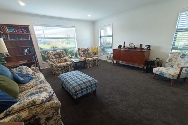 Photo of property in 32 Te Whenu Crescent, Marshland, Christchurch, 8083