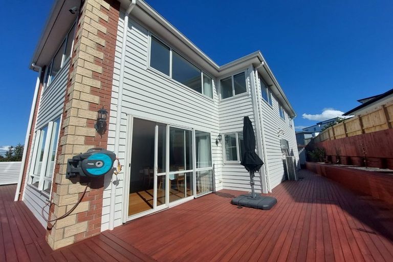 Photo of property in 11 Rathmullen Place, Pinehill, Auckland, 0632