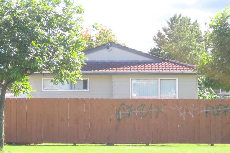 Photo of property in 305 Swanson Road, Ranui, Auckland, 0612