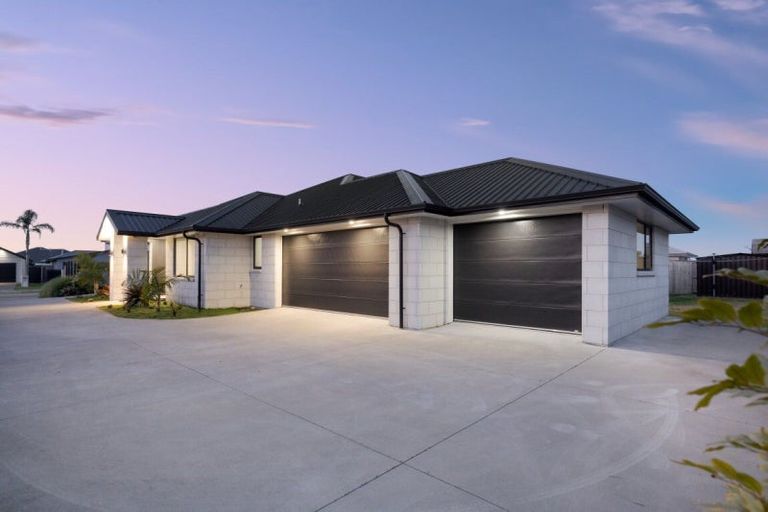 Photo of property in 52 Montiicola Drive, Papamoa Beach, Papamoa, 3118