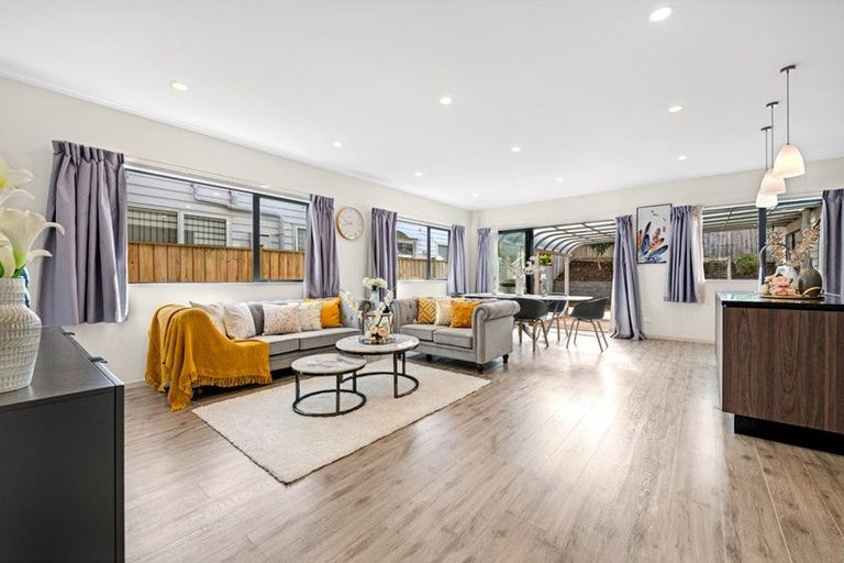 Photo of property in 32 Carrygawley Road, Flat Bush, Auckland, 2019