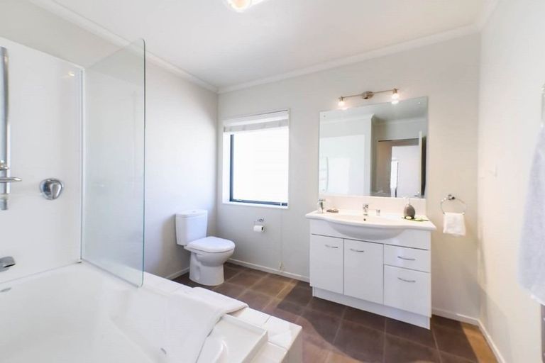 Photo of property in 1 Barwick Place, Stanmore Bay, Whangaparaoa, 0932