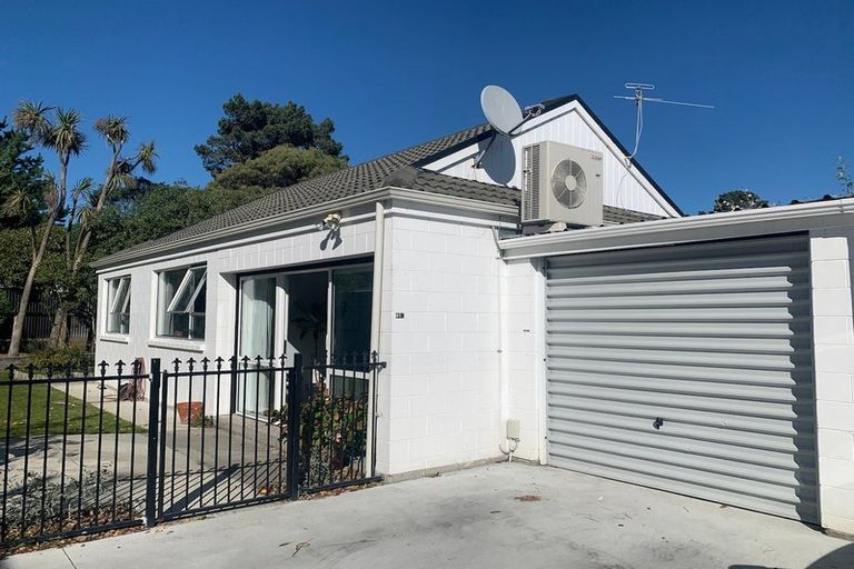 Photo of property in 2/41 Bowhill Road, New Brighton, Christchurch, 8083
