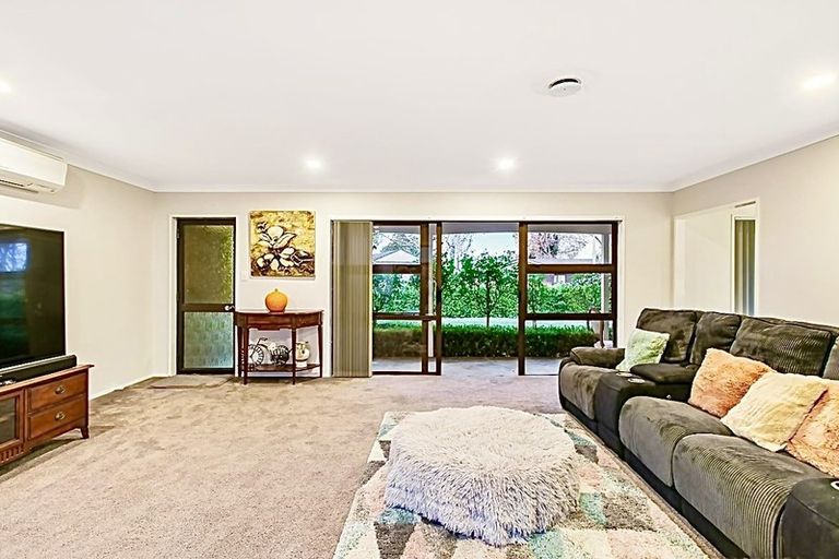 Photo of property in 7 Zenith Place, Conifer Grove, Takanini, 2112