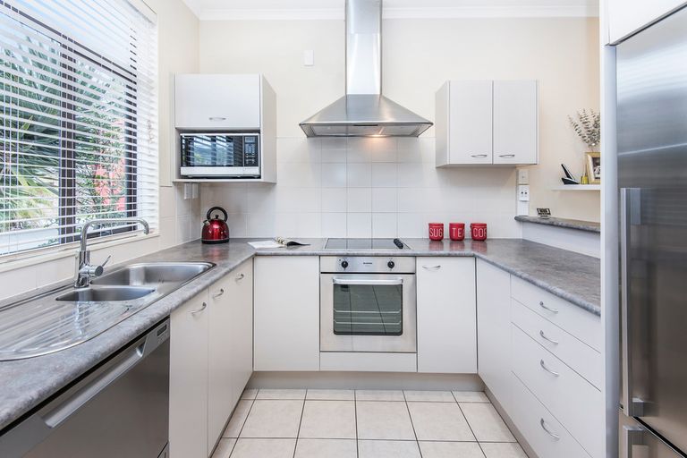Photo of property in 12 Derg Place, East Tamaki, Auckland, 2013
