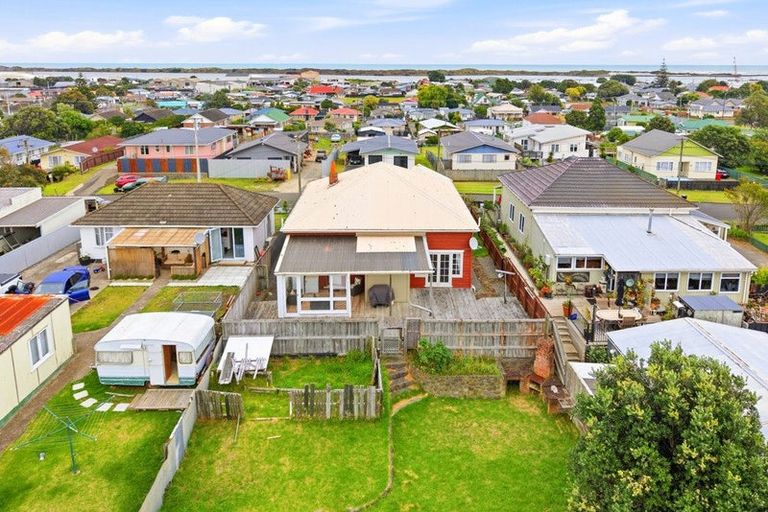 Photo of property in 23 Ruapehu Street, Castlecliff, Whanganui, 4501