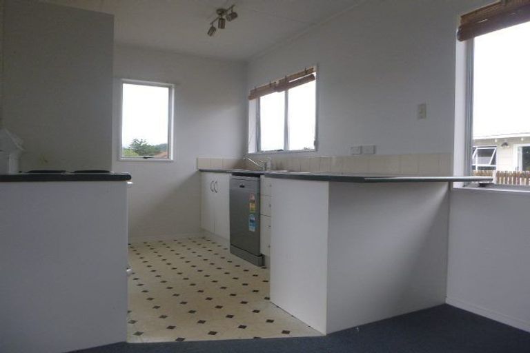 Photo of property in 1 Dodds Crescent, Otaki Beach, Otaki, 5512