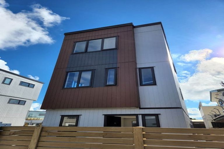 Photo of property in 14/3 Abbotleigh Avenue, Te Atatu Peninsula, Auckland, 0610