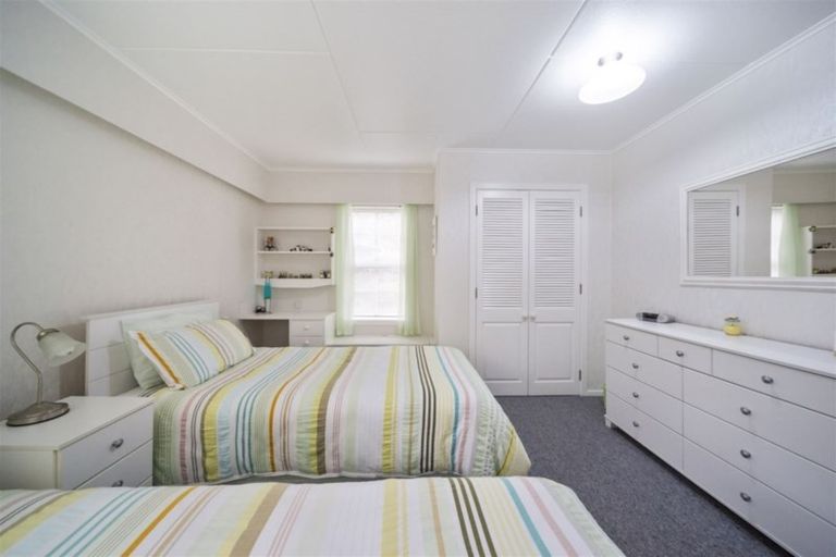 Photo of property in 2 Ropata Street, Hawera, 4610