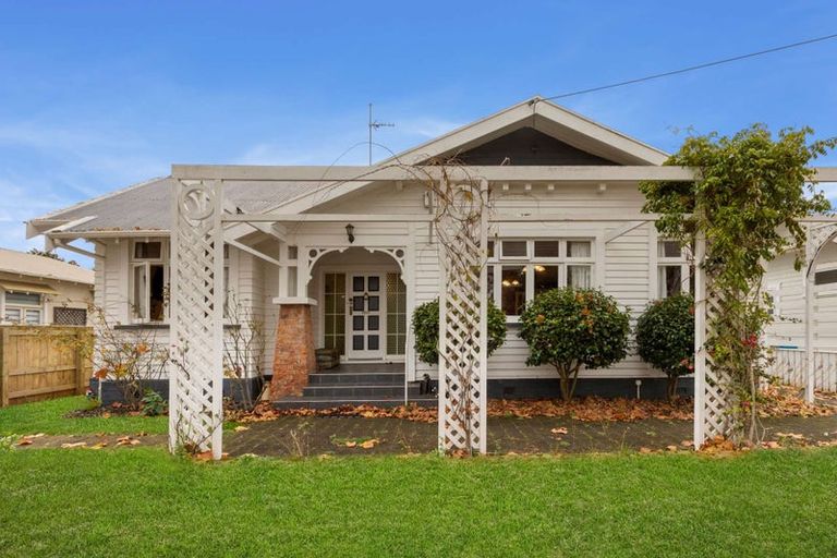 Photo of property in 4 Godwin Crescent, College Estate, Whanganui, 4500