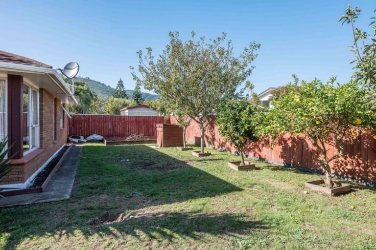 Photo of property in 28a Kapanui Road, Waikanae, 5036