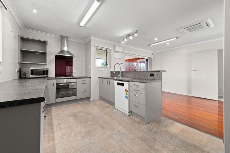 Photo of property in 3 Thornton Place, Melville, Hamilton, 3206