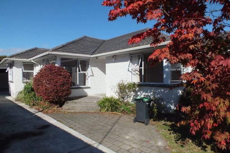 Photo of property in 19 Solway Avenue, Ilam, Christchurch, 8041