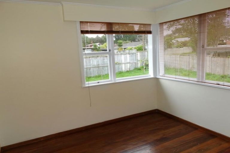 Photo of property in 22 Cron Avenue, Te Atatu South, Auckland, 0610