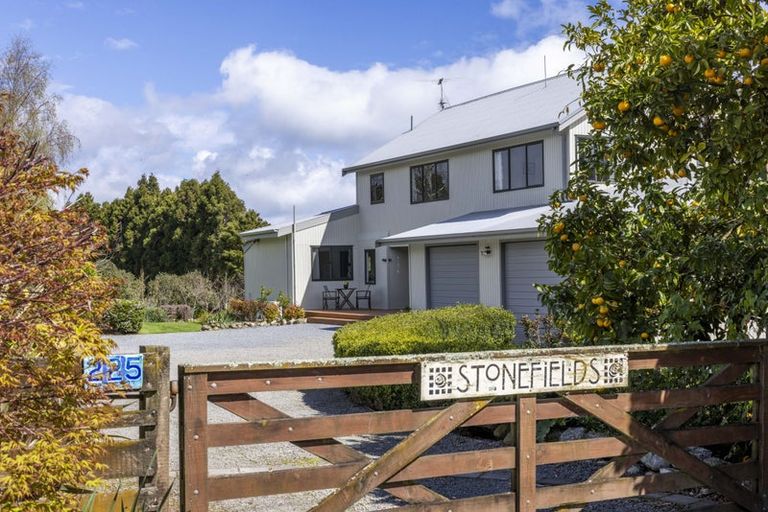 Photo of property in 225 Waitohu Valley Road, Otaki, 5583