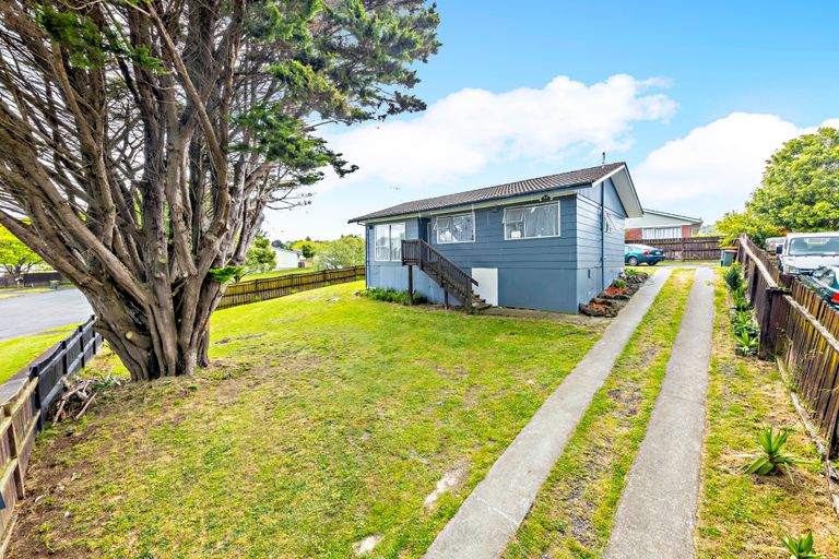 Photo of property in 8 Galilee Avenue, Red Hill, Papakura, 2110