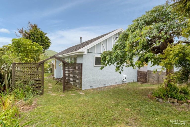 Photo of property in 19 Otira Grove, Kelson, Lower Hutt, 5010