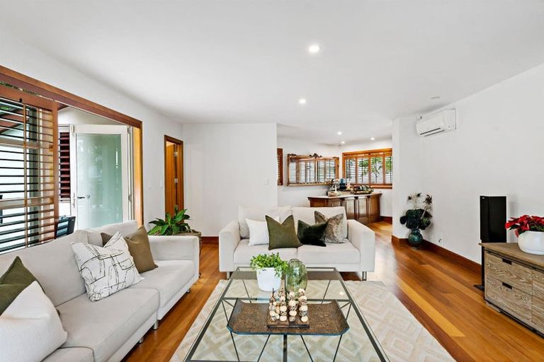 Photo of property in 18a Tiri Road, Milford, Auckland, 0620