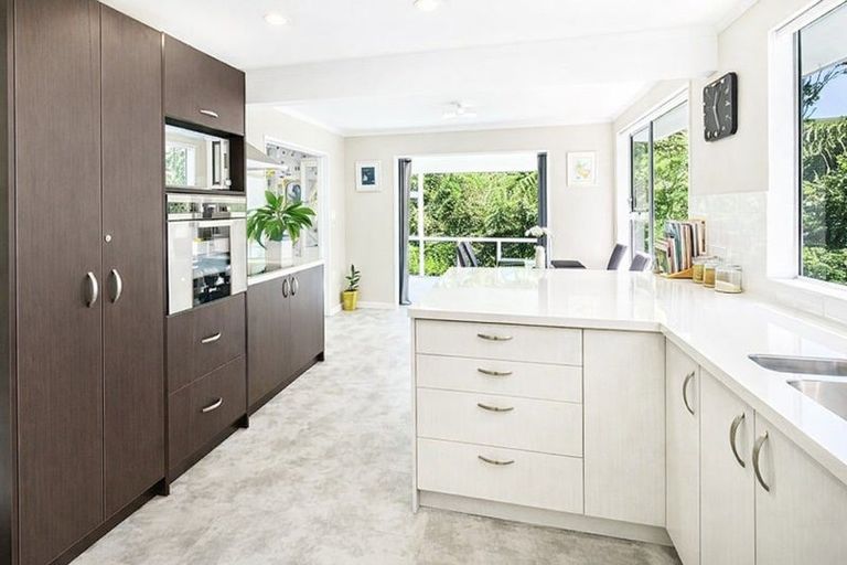 Photo of property in 4 Rokewa Way, Paparangi, Wellington, 6037