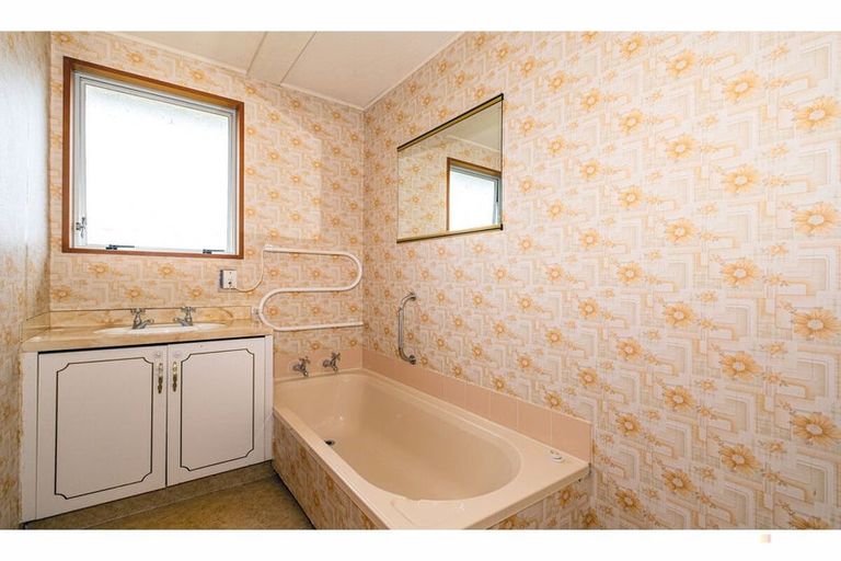 Photo of property in 2/56 Pukatea Street, Gleniti, Timaru, 7910