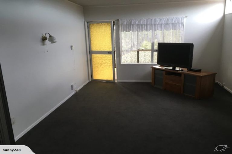 Photo of property in 1/20 Halldene Terrace, Red Beach, 0932