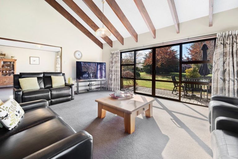 Photo of property in 3 Raeburn Place, Gore, 9710