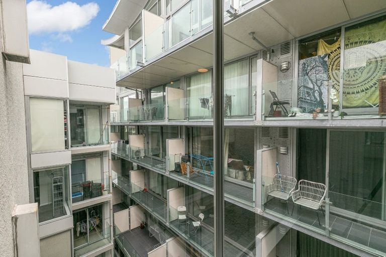 Photo of property in Monvie Apartments, 812/15 Holland Street, Te Aro, Wellington, 6011