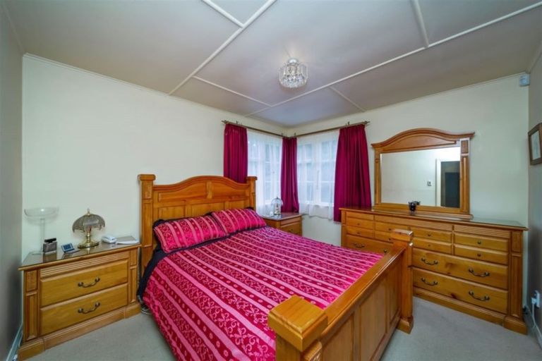 Photo of property in 68 Parsons Street, Frankleigh Park, New Plymouth, 4310